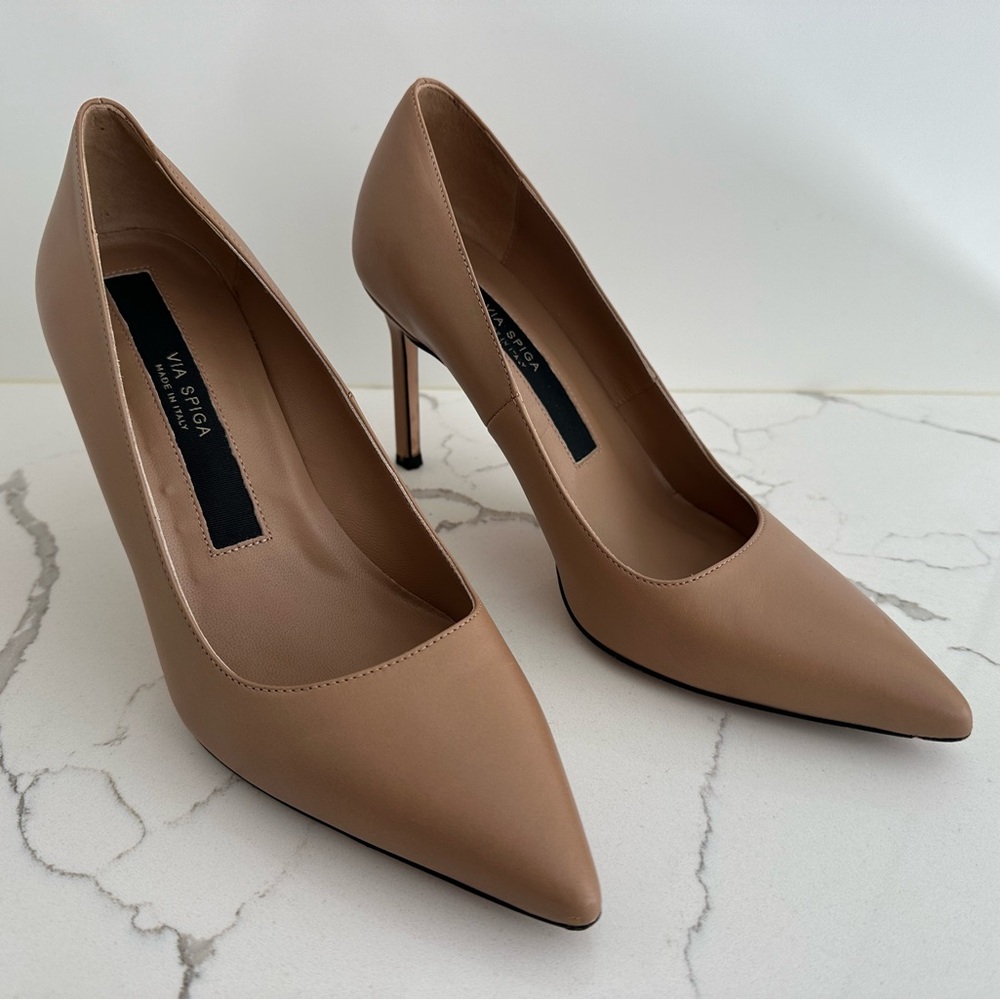 Via Spiga Nude Pump 7